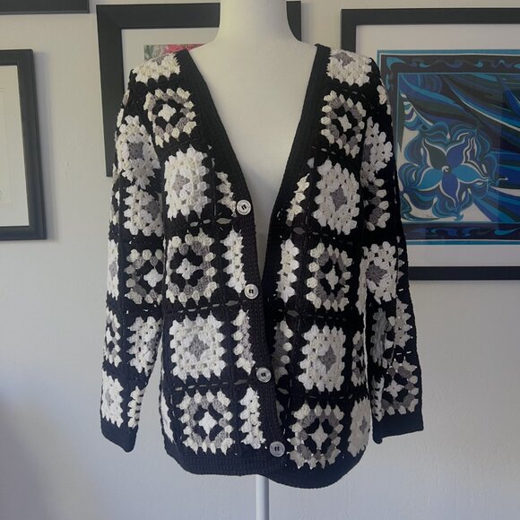 Vintage-Inspired Crochet Cardigan - Picture 4 of 6
